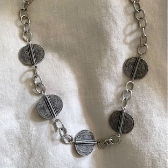 Silver Tone 18” Chocker Necklace - Picture 1 of 1